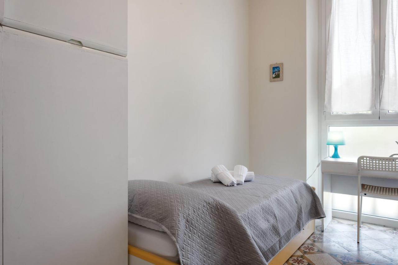 Piazza Concordia Apartment With Balcony 斯培西亚 外观 照片